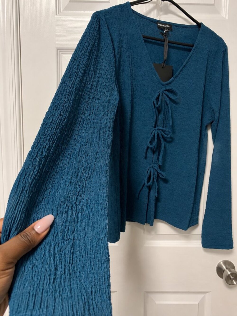 Modern Works Teal Textured Bow Front Long Sleeve Top – Size Small - Picture 8 of 11